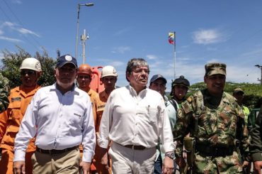 Canciller colombiano Carlos Holmes en frontera colombovenezolana