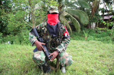 Mujer en armas en el Ejercito de Liberacion Nacional