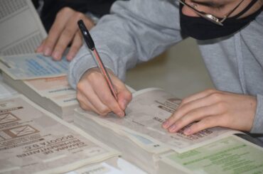 Análisis de Prensa: Las coaliciones políticas, la apertura democrática y la crisis de los partidos en las elecciones parlamentarias de 2022